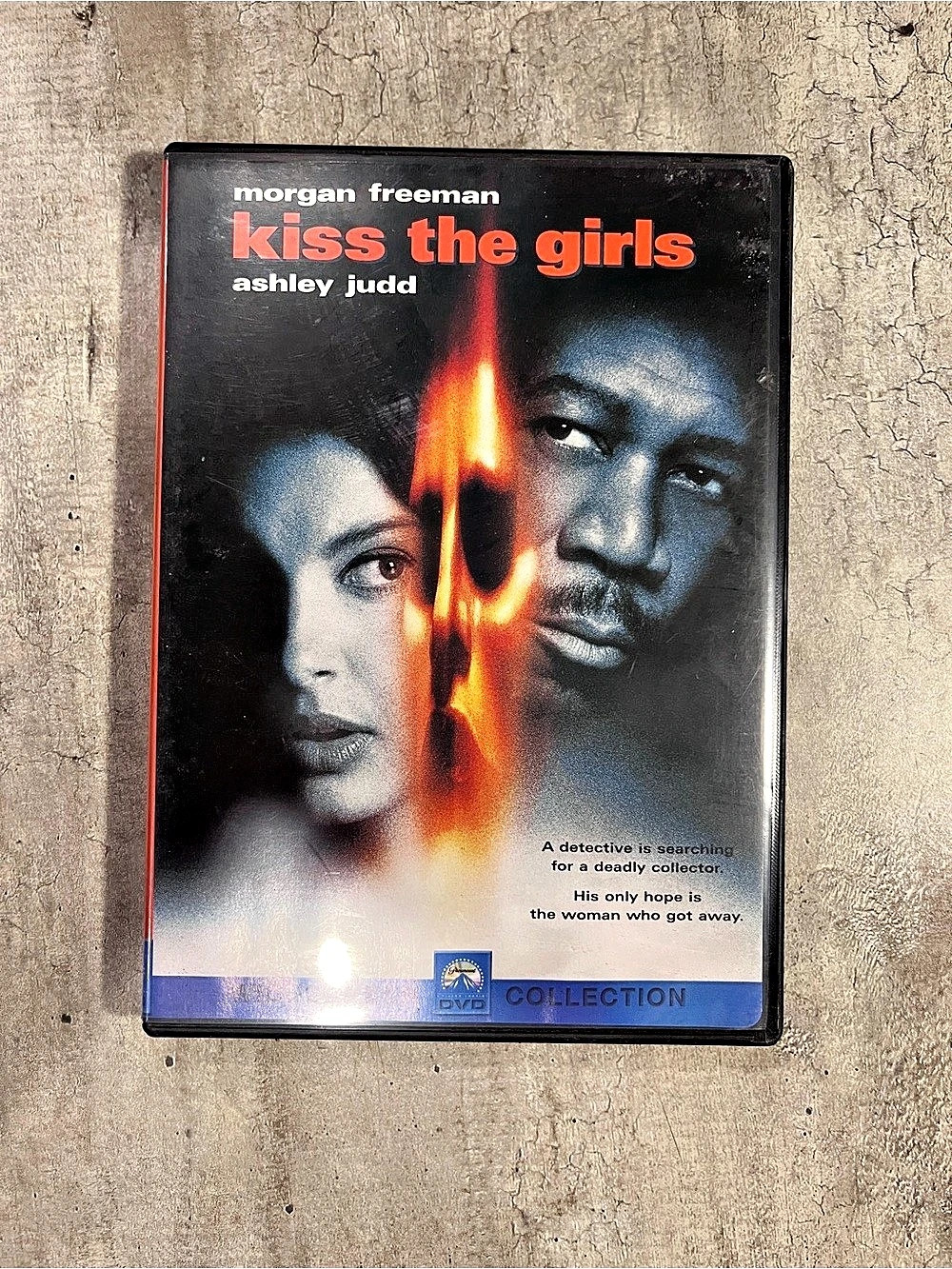 Paramount Kiss the Girls DVD Movie Disc